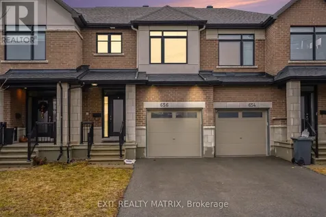 656 Putney Crescent West Ottawa ON K2S 2N7
