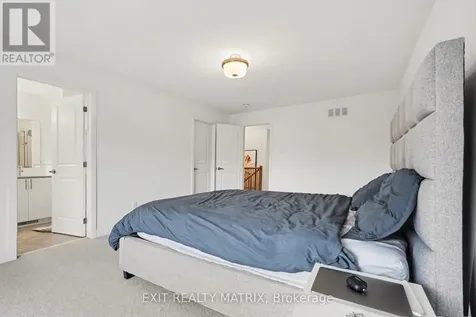 656 Putney Crescent West Ottawa ON K2S 2N7