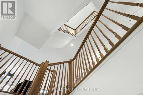 656 Putney Crescent West Ottawa ON K2S 2N7