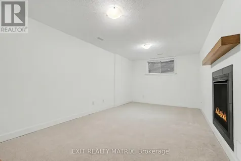 656 Putney Crescent West Ottawa ON K2S 2N7