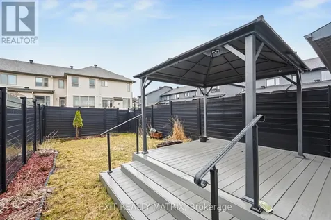 656 Putney Crescent West Ottawa ON K2S 2N7