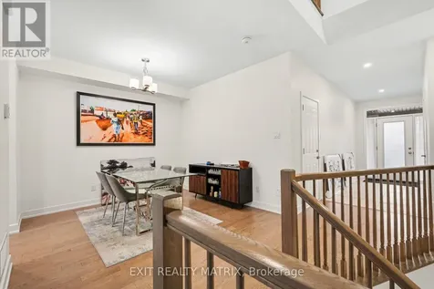 656 Putney Crescent West Ottawa ON K2S 2N7
