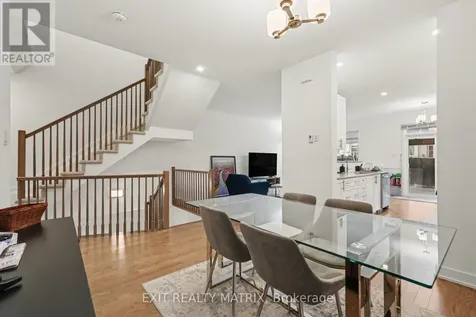 656 Putney Crescent West Ottawa ON K2S 2N7