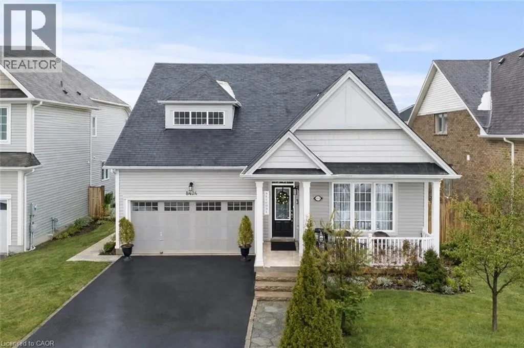 8424 Mulberry Drive Niagara Falls ON L2H 0K4