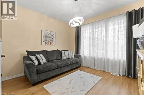8424 Mulberry Drive Niagara Falls ON L2H 0K4
