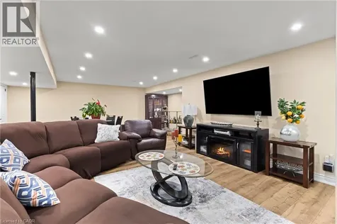 8424 Mulberry Drive Niagara Falls ON L2H 0K4