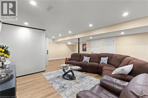 8424 Mulberry Drive Niagara Falls ON L2H 0K4
