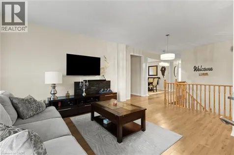 8424 Mulberry Drive Niagara Falls ON L2H 0K4