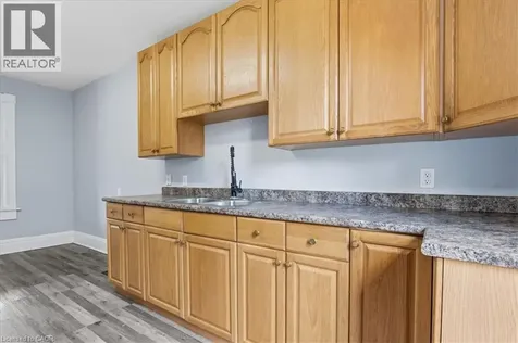 12 Todd Street Cambridge ON N1R 1G5