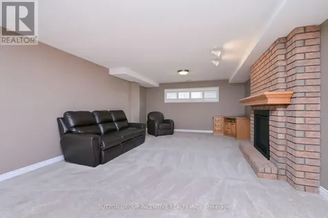 4 Belair Place New Tecumseth ON L9R 1Z1