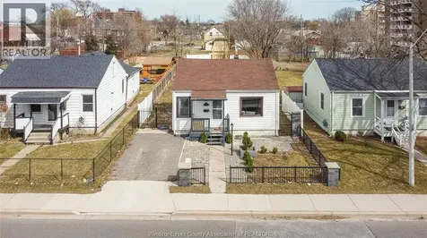 744 Mcdougall Street Windsor ON N9A 1L8