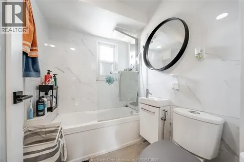 744 Mcdougall Street Windsor ON N9A 1L8