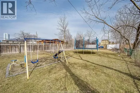 744 Mcdougall Street Windsor ON N9A 1L8