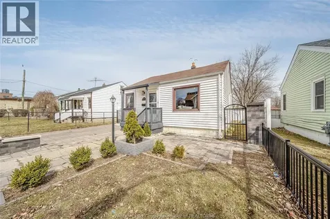 744 Mcdougall Street Windsor ON N9A 1L8