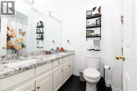 35 Brookfield Boulevard Dunnville ON N1A 3G2