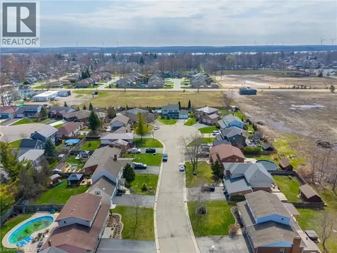 35 Brookfield Boulevard Dunnville ON N1A 3G2