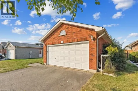82 Whitlaw Way Paris ON N3L 4B5