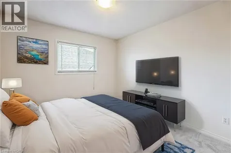 82 Whitlaw Way Paris ON N3L 4B5