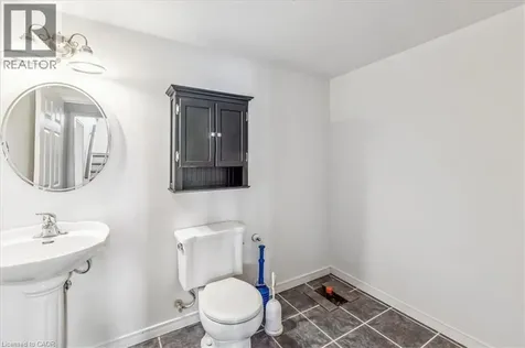 82 Whitlaw Way Paris ON N3L 4B5