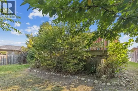 82 Whitlaw Way Paris ON N3L 4B5