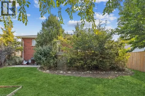 82 Whitlaw Way Paris ON N3L 4B5