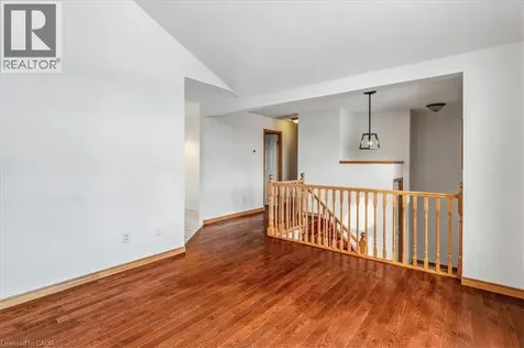 82 Whitlaw Way Paris ON N3L 4B5