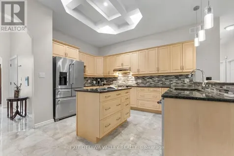 740 Walford Road Laurentian Valley ON K8A 6W5