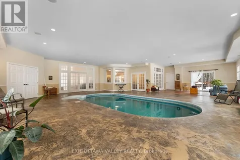 740 Walford Road Laurentian Valley ON K8A 6W5