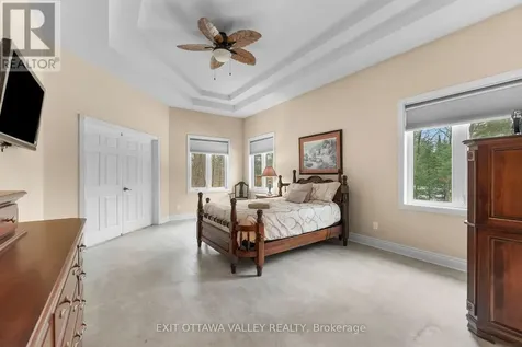 740 Walford Road Laurentian Valley ON K8A 6W5