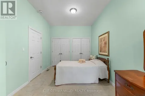 740 Walford Road Laurentian Valley ON K8A 6W5