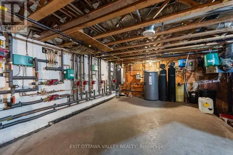 740 Walford Road Laurentian Valley ON K8A 6W5