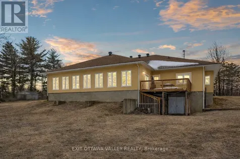 740 Walford Road Laurentian Valley ON K8A 6W5