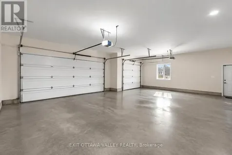 740 Walford Road Laurentian Valley ON K8A 6W5
