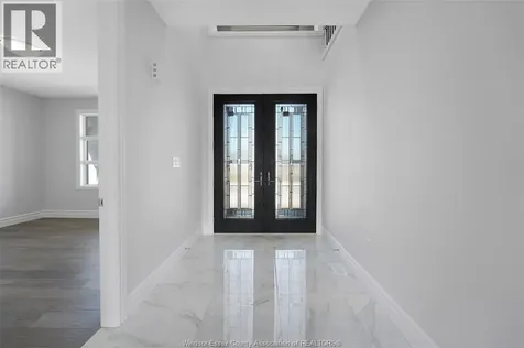 85 Kingsbridge Amherstburg ON N9V 0G8
