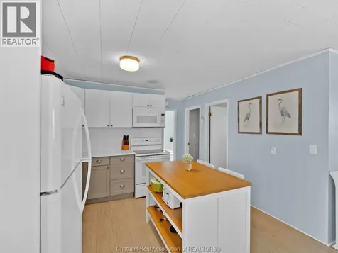83 Marentette Beach Drive Leamington ON N8H 3V7