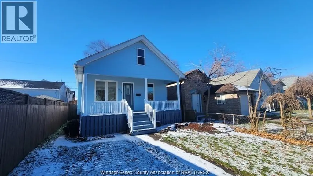 989 Oak Avenue Windsor ON N9A 5G3