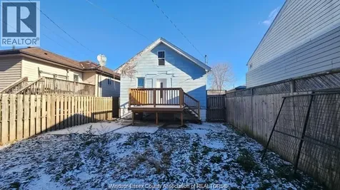 989 Oak Avenue Windsor ON N9A 5G3