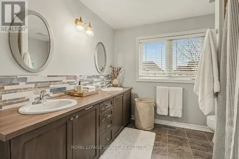 129 Tapestry Drive Ottawa ON K2J 0H3
