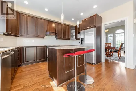 184 Felicity Crescent Ottawa ON K1W 0C2