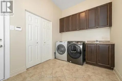 184 Felicity Crescent Ottawa ON K1W 0C2