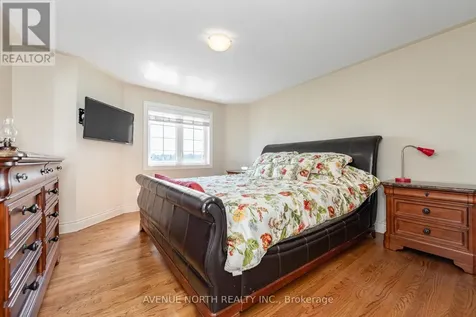 184 Felicity Crescent Ottawa ON K1W 0C2
