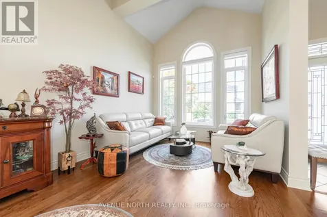 184 Felicity Crescent Ottawa ON K1W 0C2