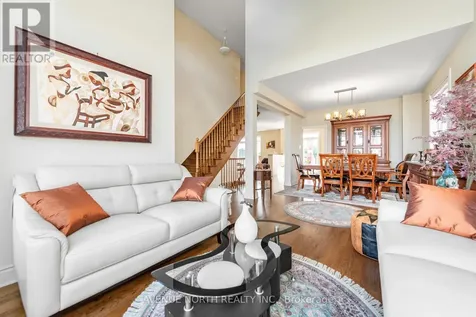 184 Felicity Crescent Ottawa ON K1W 0C2