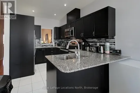 19 Village Gate Wasaga Beach ON L9Z 0G3