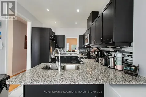 19 Village Gate Wasaga Beach ON L9Z 0G3