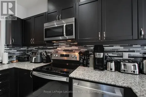 19 Village Gate Wasaga Beach ON L9Z 0G3
