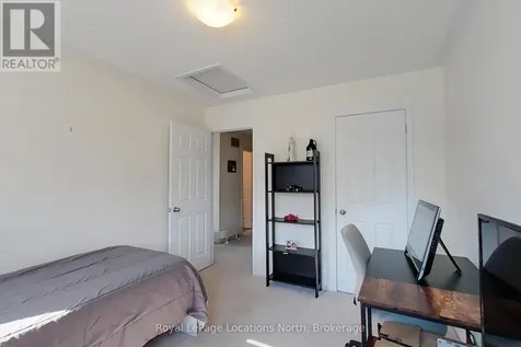 19 Village Gate Wasaga Beach ON L9Z 0G3
