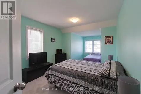 19 Village Gate Wasaga Beach ON L9Z 0G3