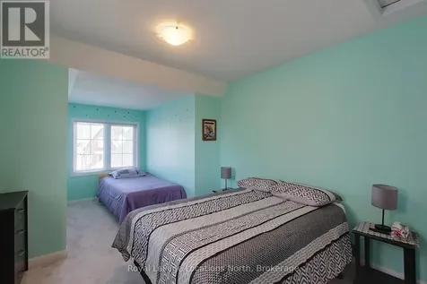 19 Village Gate Wasaga Beach ON L9Z 0G3