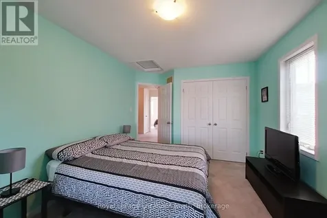 19 Village Gate Wasaga Beach ON L9Z 0G3
